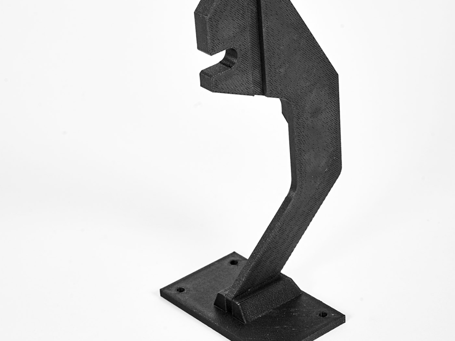 3D printed replacement machine
part, produced in tough FDM Nylon
12CF thermoplastic.