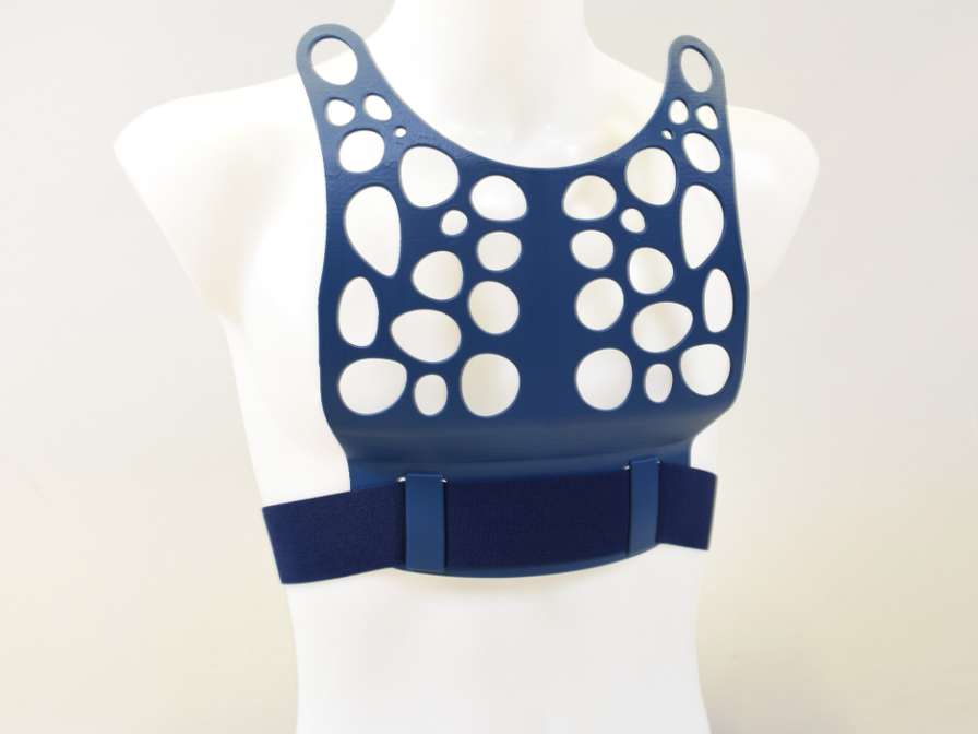 Unique, lightweight medical
device for patient with acute
paraesthesia, produced
with Stratasys additive
manufacturing solutions.