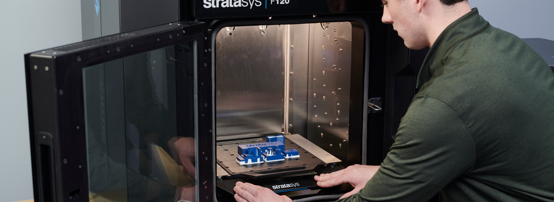 An introduction to Stratasys F120 3D printer. 