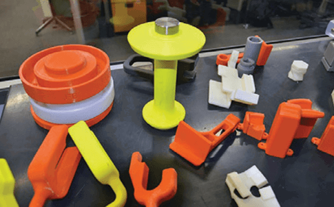 Volvo Trucks ha reducido los plazos de producción de determinadas abrazaderas, guías y soportes de 36 días a solo 2.