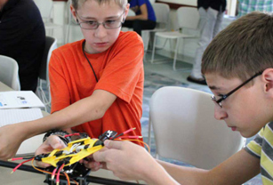 Students Learn to Build Drones via 3D Printing