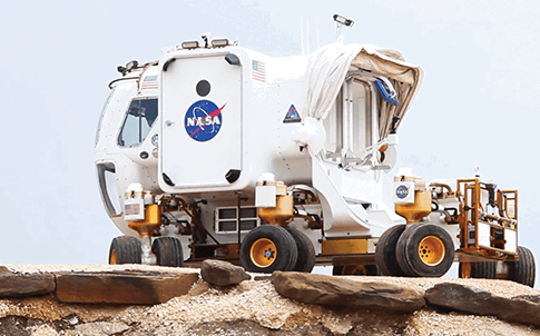 Este rover, que cuenta con una cabina presurizada para los astronautas, tiene unas 70 piezas FDM que incluyen carcasas, respiraderos y fijaciones.