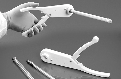 Prototipo de trinquete quirúrgico fabricado en policarbonato resistente mediante el proceso FDM.