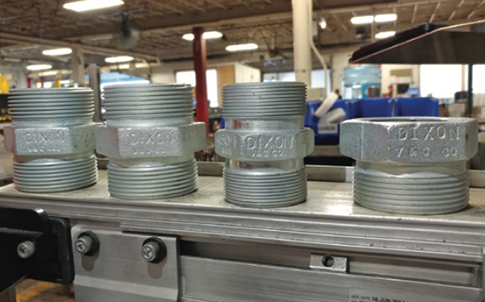 Las juntas de Dixon se insertan en estos accesorios utilizando un robot SCARA y pinzas impresas en 3D.