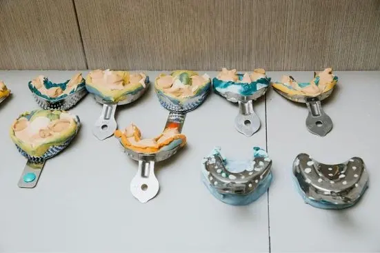 traditional-dental-impression-trays-and-materials
