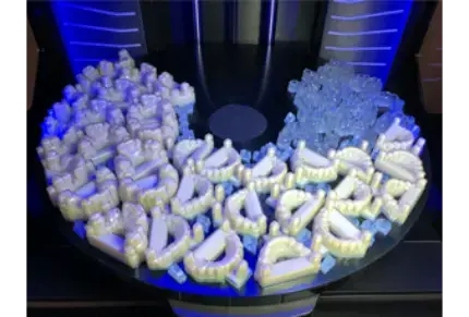 full-dentajet-print-tray-of-multimaterial-parts